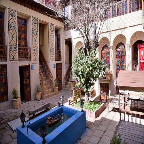luxury hotel in shiraz