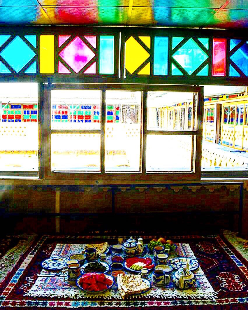 niayesh hotel tradittonal resaurant in center of shiraz 